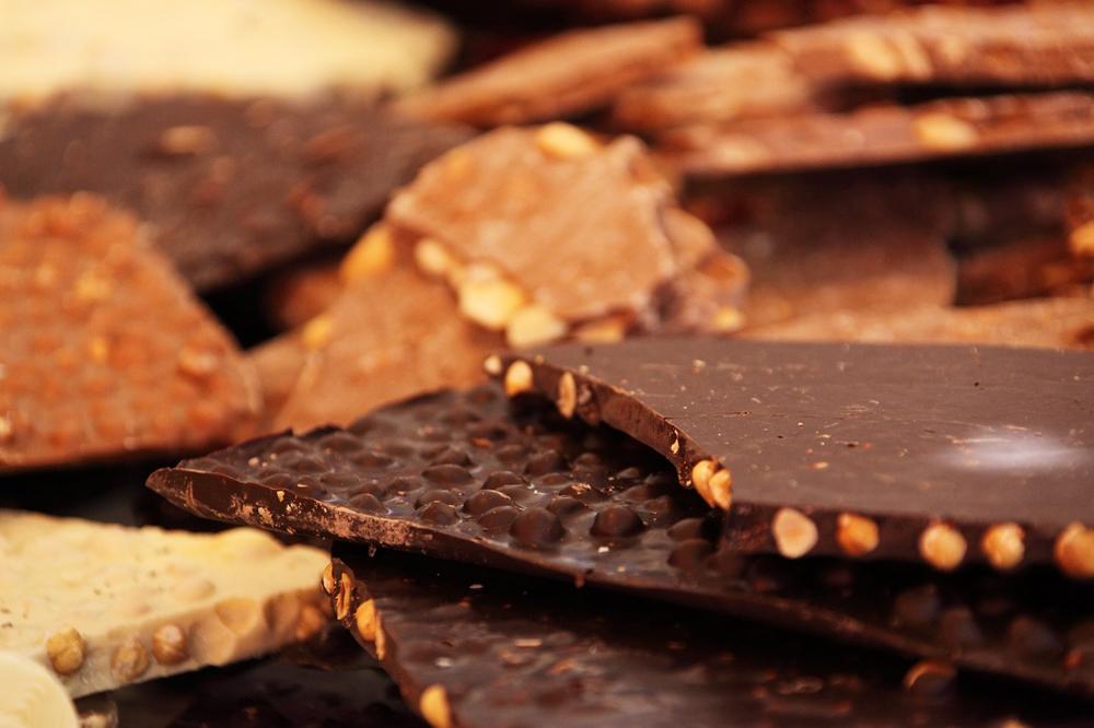 chocolate melting-0b6cb012887e40c88d29960ec87eca22.jpg chocolate melting